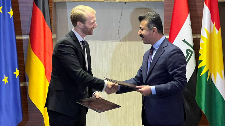 Kurdistan Region Minister of Construction and Housing Dana Abdul-Karim at signing ceremony for implementing Kurdistan Region railway project with the German Deutsche Bahn company, Feb. 10, 2022. (Photo: Kurdistan 24)